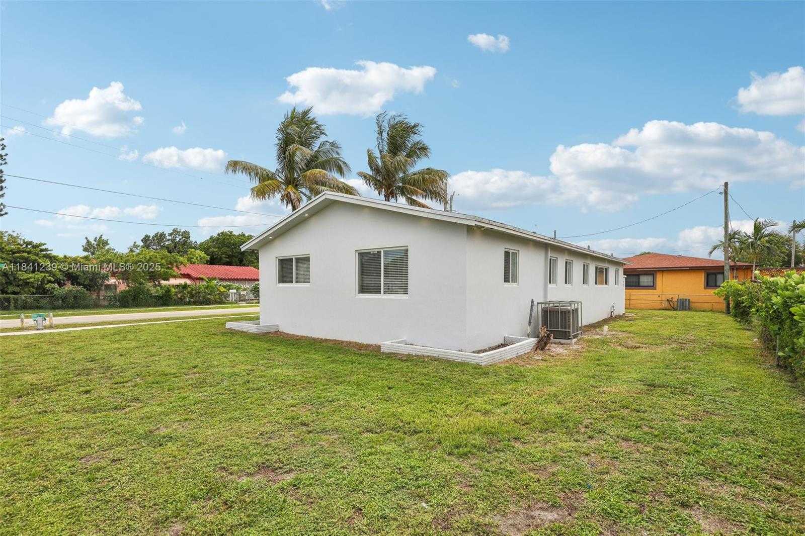 Small Image of 2455 WILEY CT, Hollywood Number 42