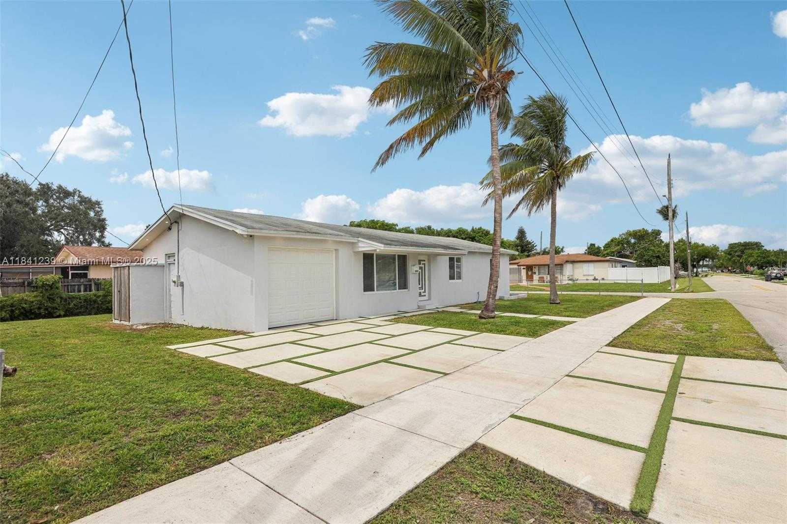 Small Image of 2455 WILEY CT, Hollywood Number 43