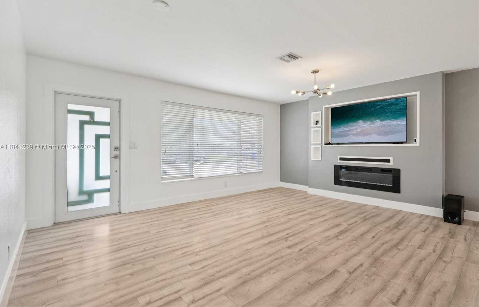 Small Image of 2455 WILEY CT, Hollywood Number 8