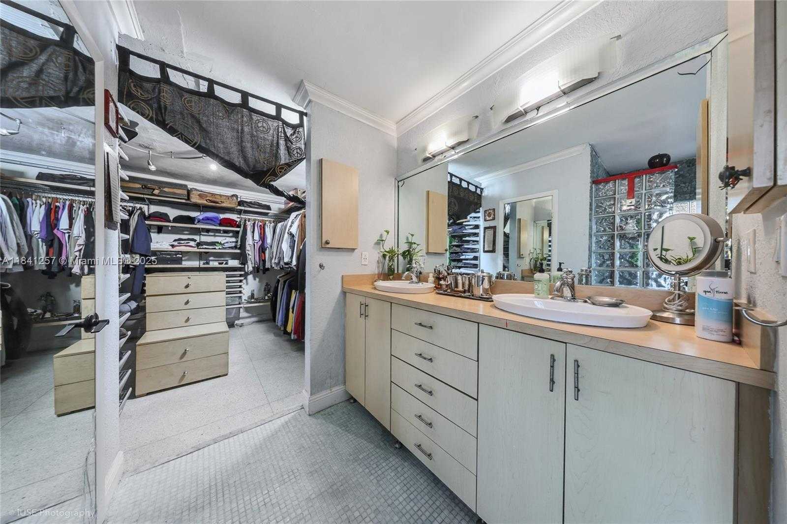 Small Image of 1615 SOUTH MIAMI AVE, Miami Number 11