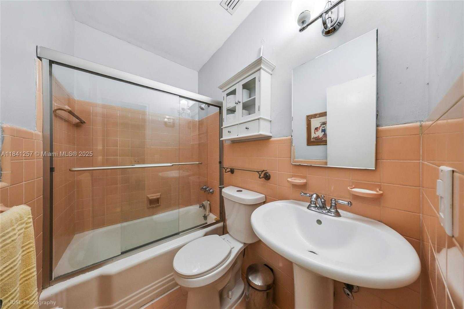 Small Image of 1615 SOUTH MIAMI AVE, Miami Number 17