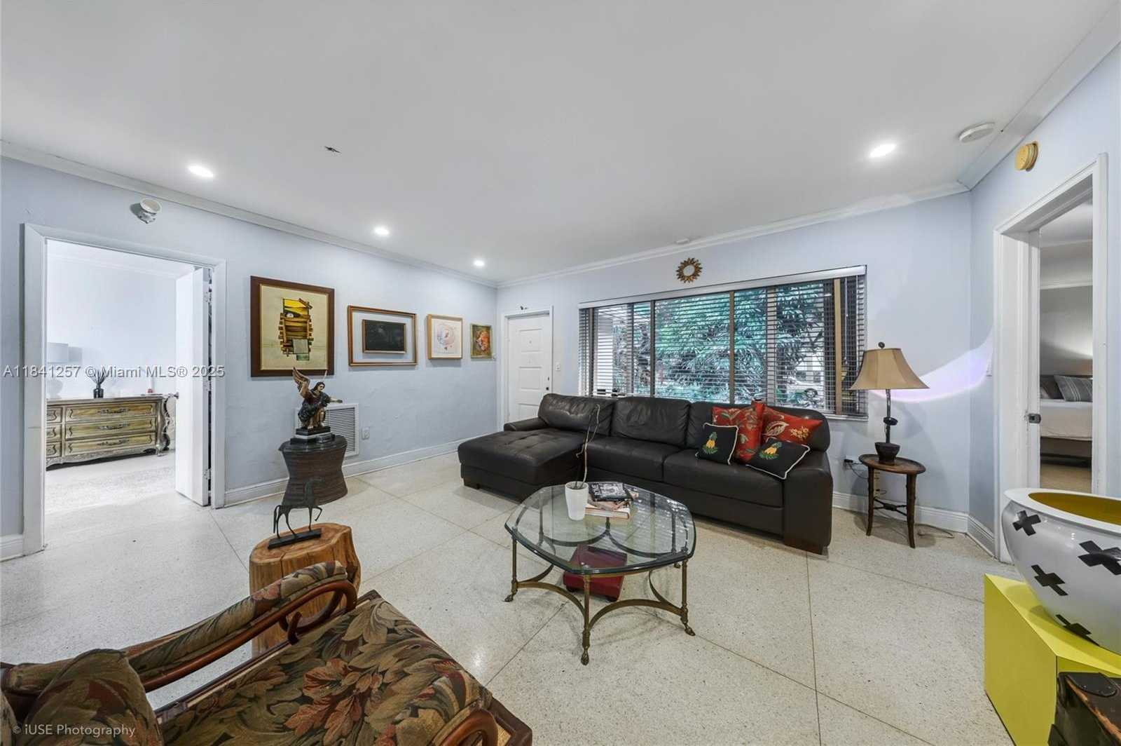 Small Image of 1615 SOUTH MIAMI AVE, Miami Number 4