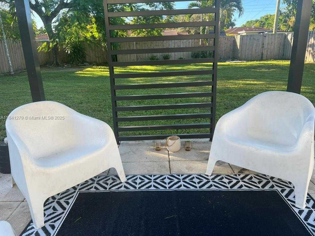 Small Image of 80 CARLISLE DR, Miami Springs Number 10