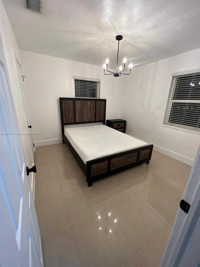 Small Image of 80 CARLISLE DR, Miami Springs Number 5