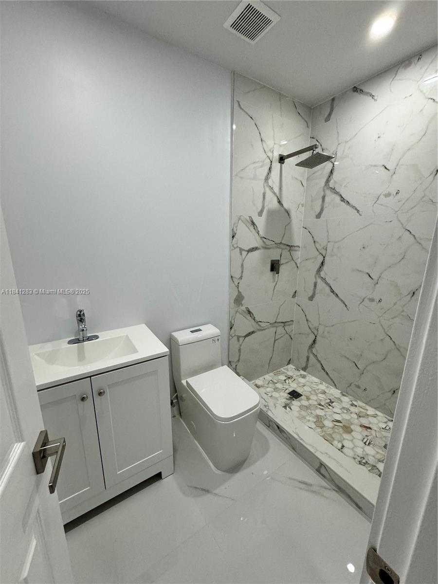 Small Image of 1649 NORTH EAST 30TH CT, Pompano Beach Number 14