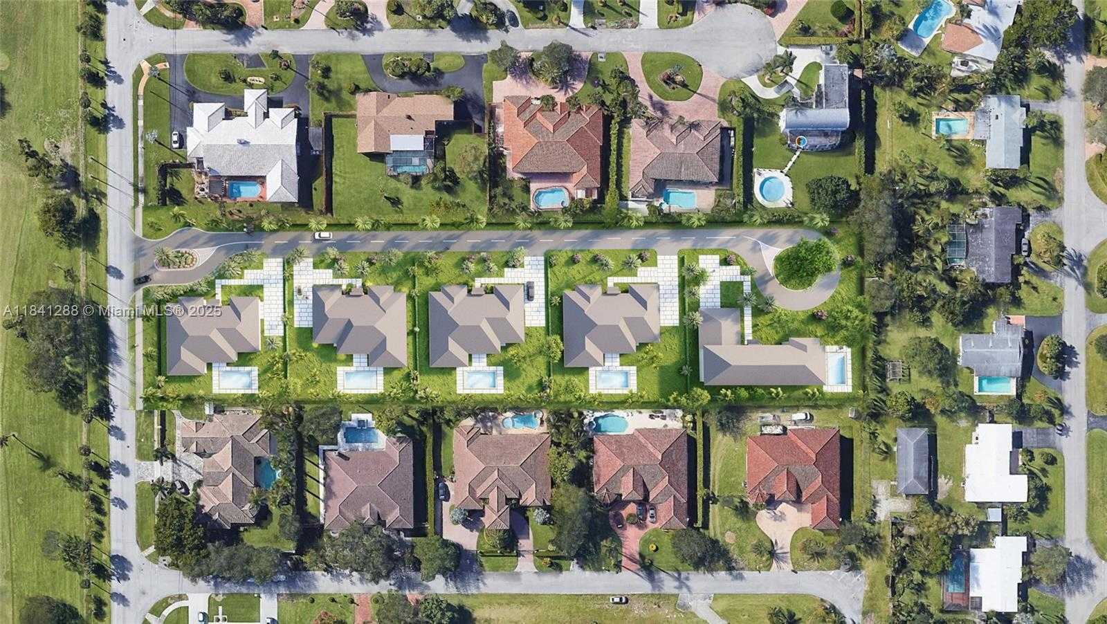 Small Image of 12641 SOUTH WEST 93RD CT, Miami Number 10