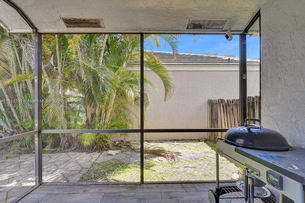 Small Image of 2702 ARBORWOOD RD, Davie Number 36