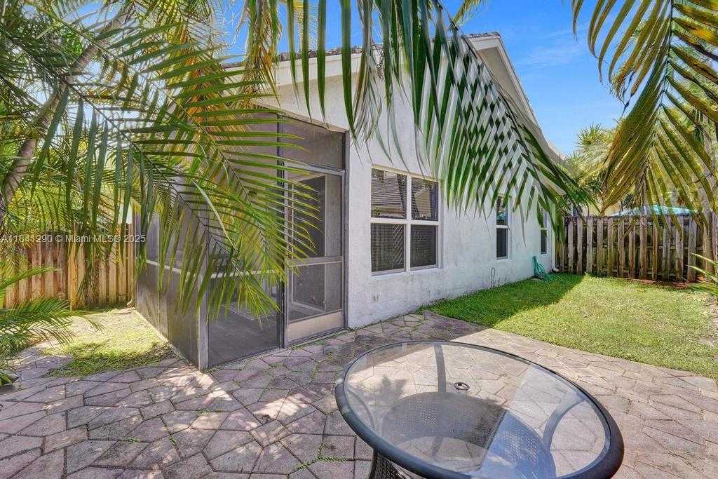 Small Image of 2702 ARBORWOOD RD, Davie Number 37