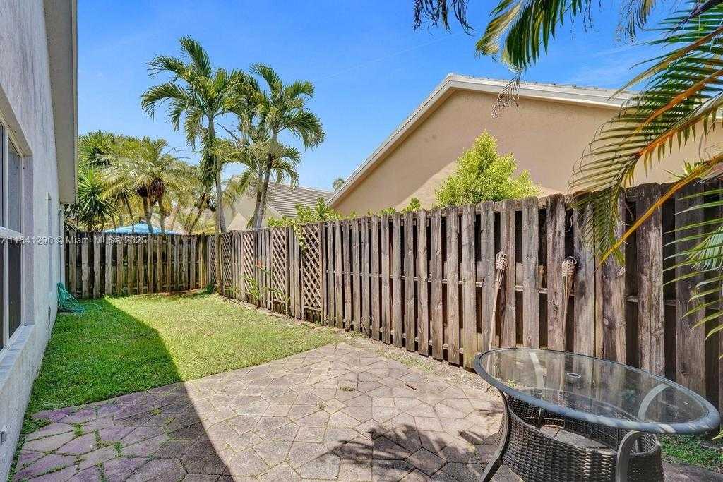 Small Image of 2702 ARBORWOOD RD, Davie Number 40