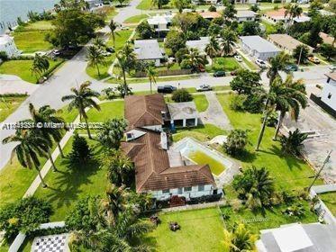 Small Image of 10900 NORTH BAYSHORE DR, Miami Number 16