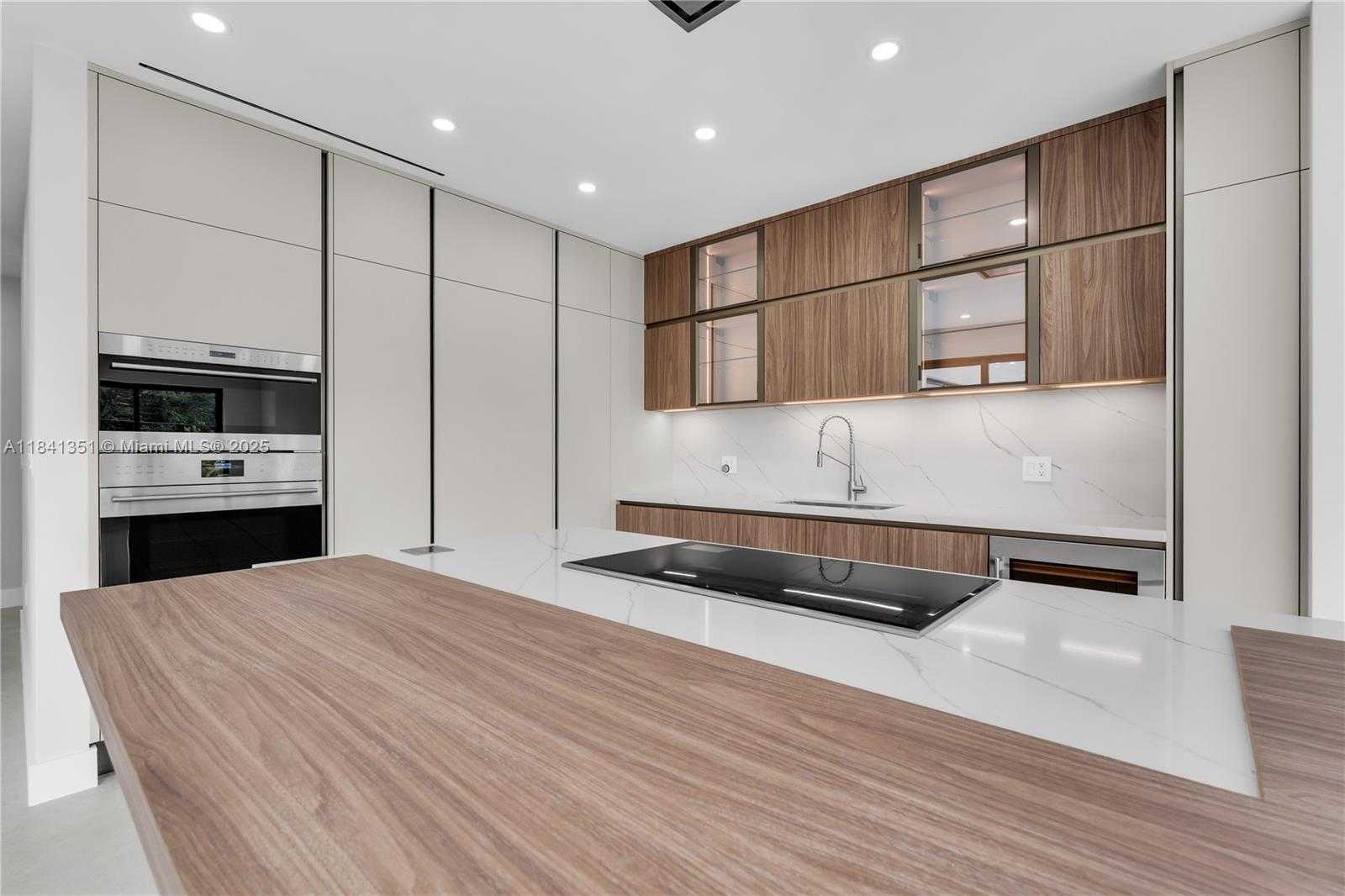 Small Image of 285 WOODCREST RD, Key Biscayne Number 17