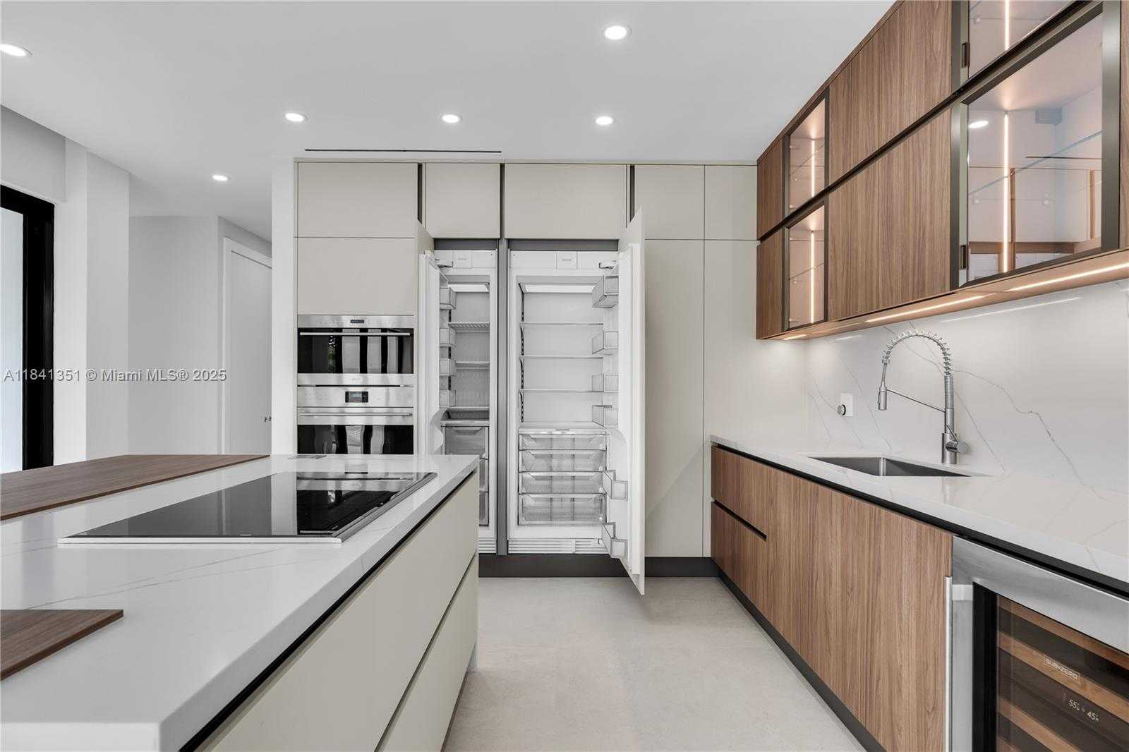 Small Image of 285 WOODCREST RD, Key Biscayne Number 18