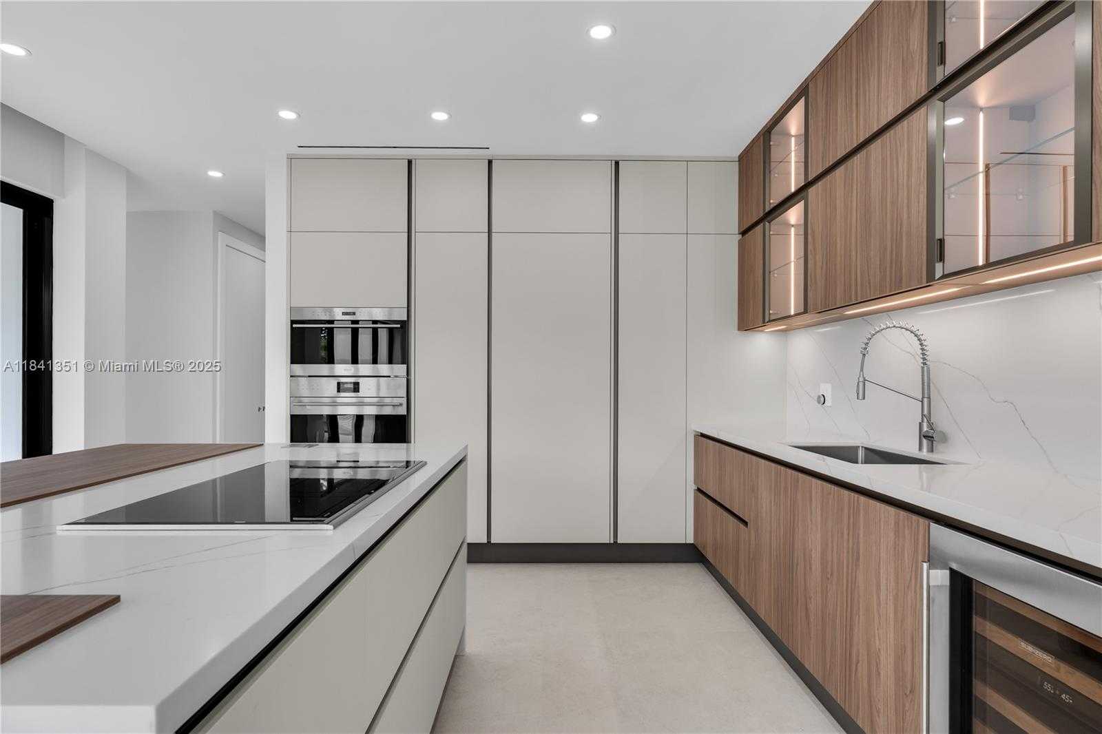 Small Image of 285 WOODCREST RD, Key Biscayne Number 19