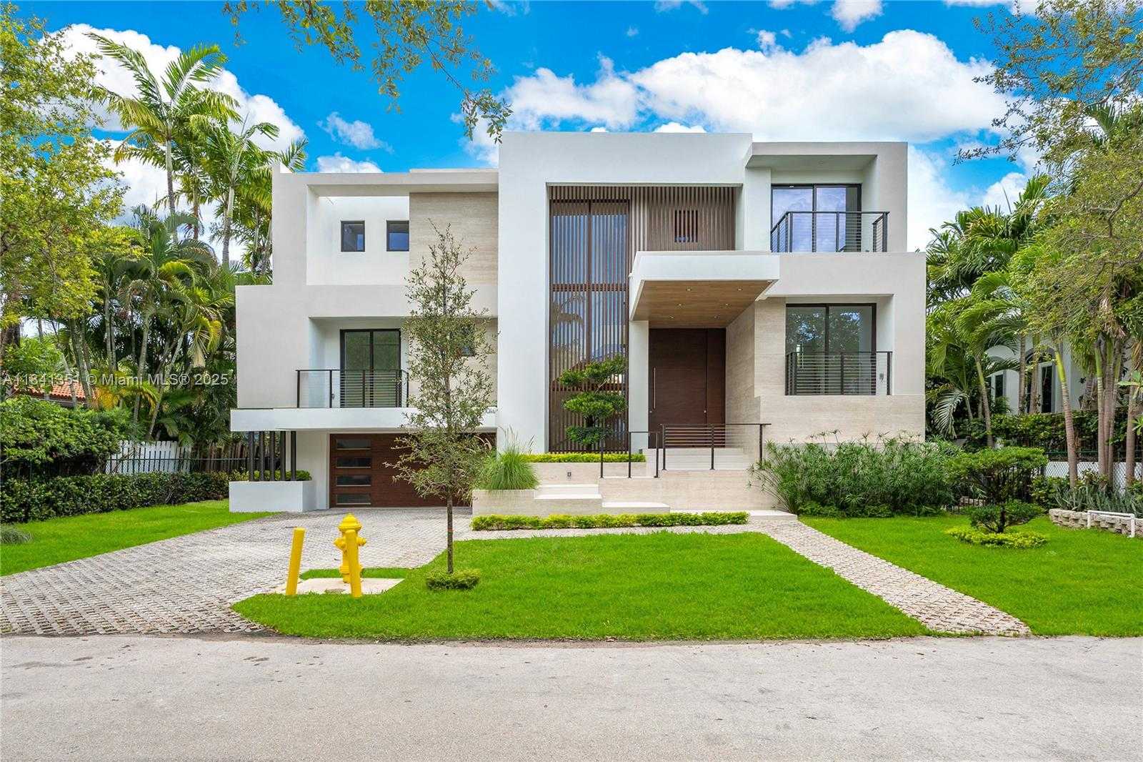 Small Image of 285 WOODCREST RD, Key Biscayne Number 2