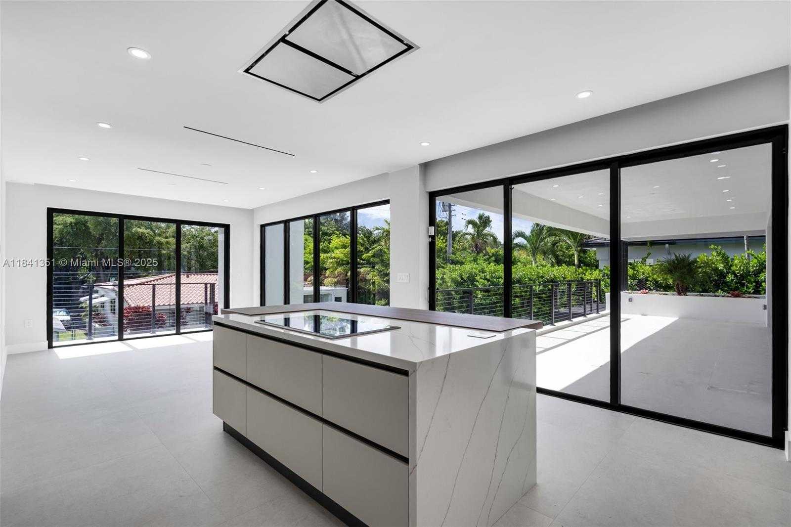 Small Image of 285 WOODCREST RD, Key Biscayne Number 20