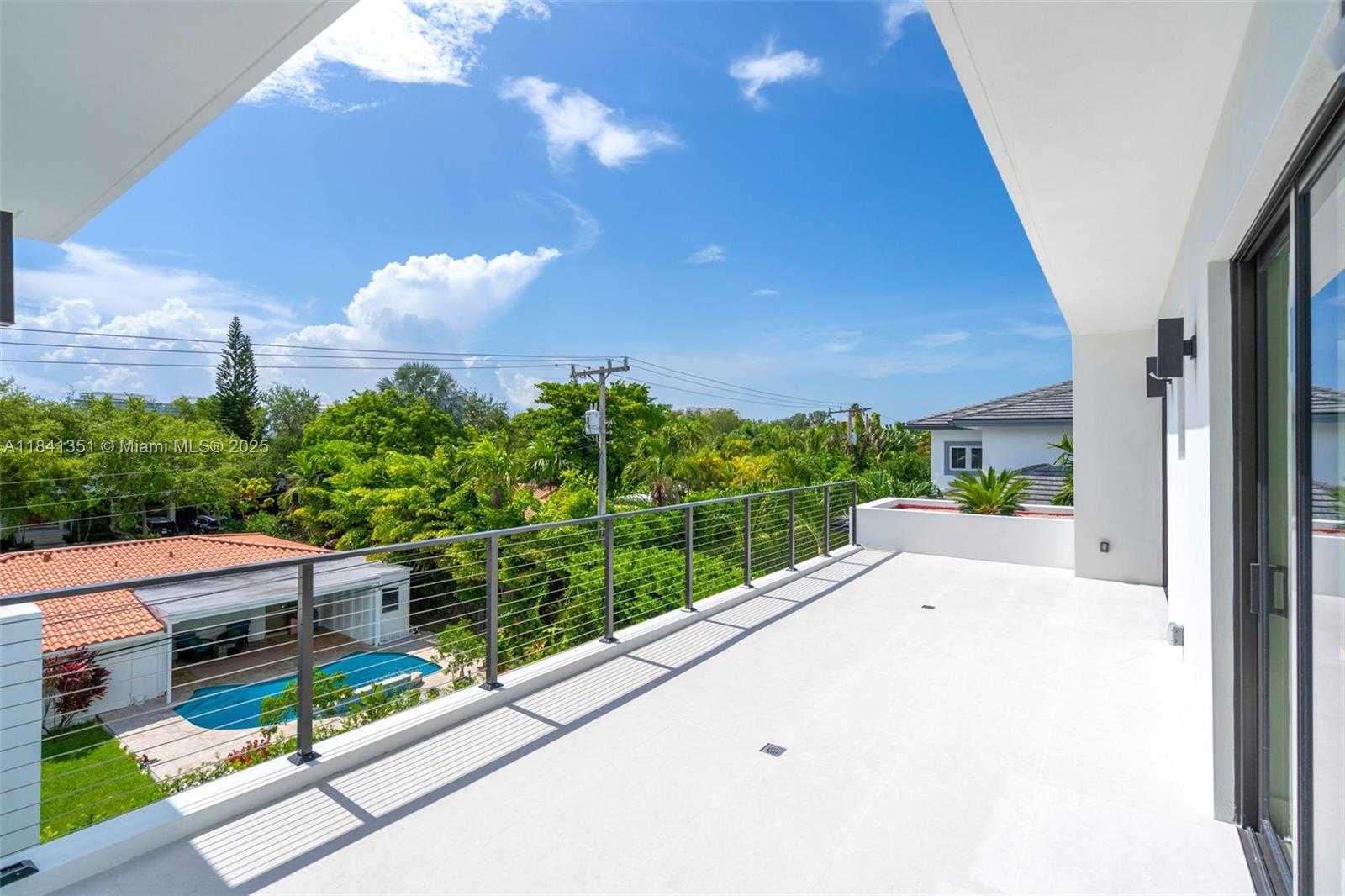 Small Image of 285 WOODCREST RD, Key Biscayne Number 25