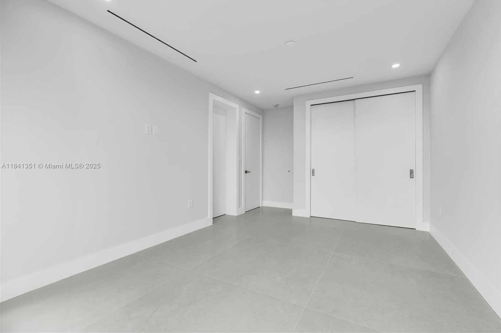 Small Image of 285 WOODCREST RD, Key Biscayne Number 28