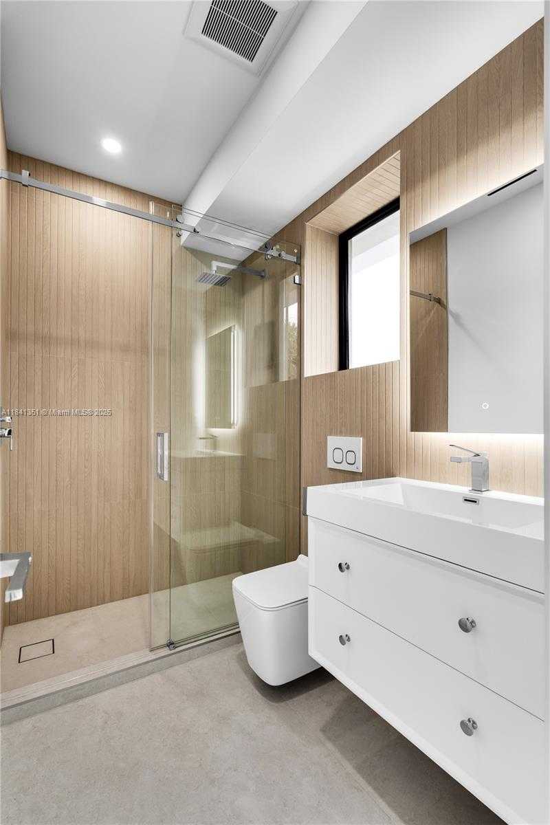 Small Image of 285 WOODCREST RD, Key Biscayne Number 34