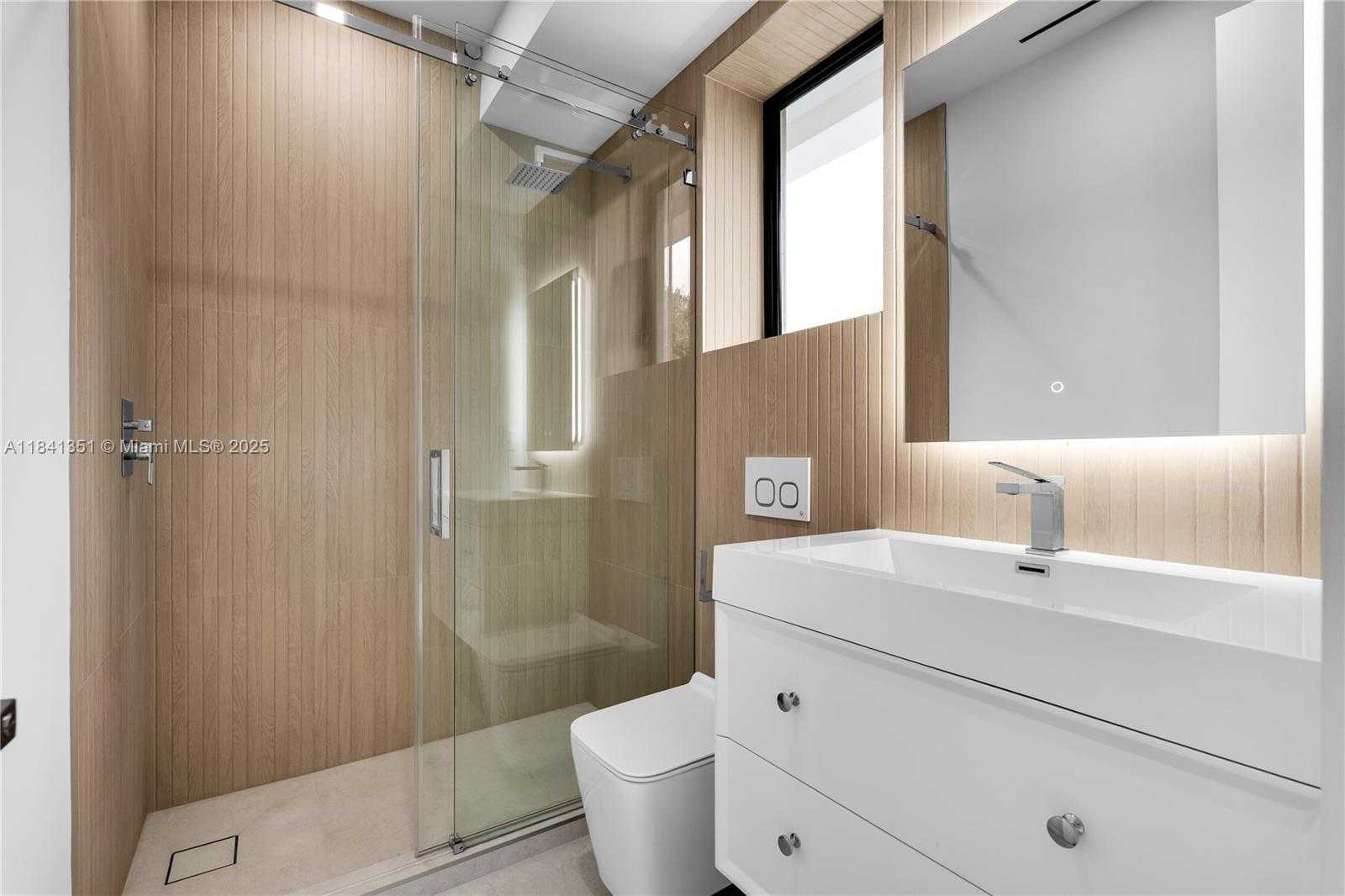 Small Image of 285 WOODCREST RD, Key Biscayne Number 35