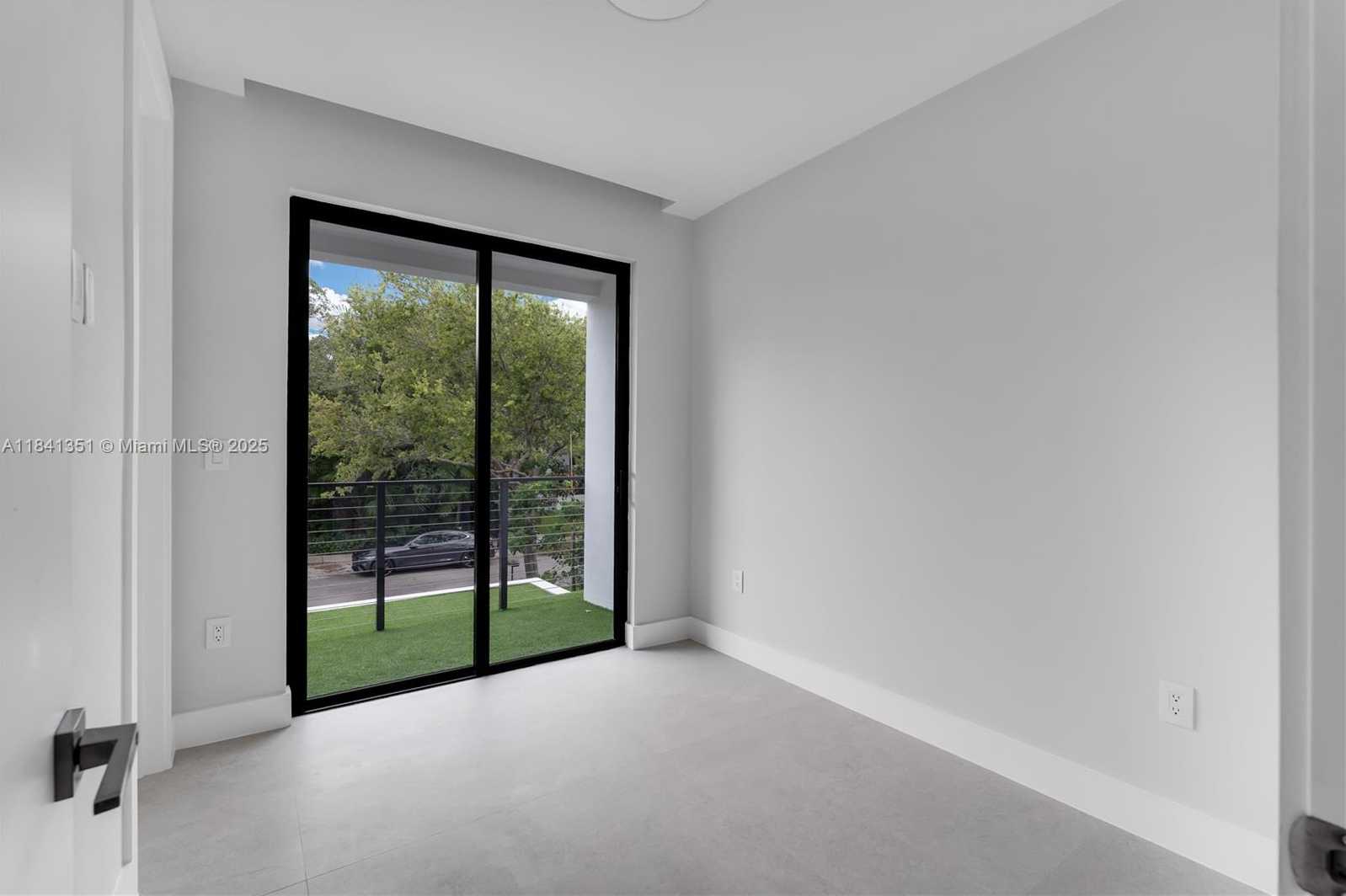 Small Image of 285 WOODCREST RD, Key Biscayne Number 36