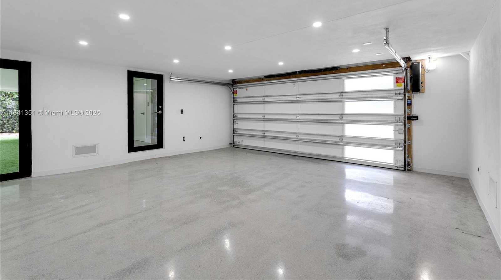 Small Image of 285 WOODCREST RD, Key Biscayne Number 41