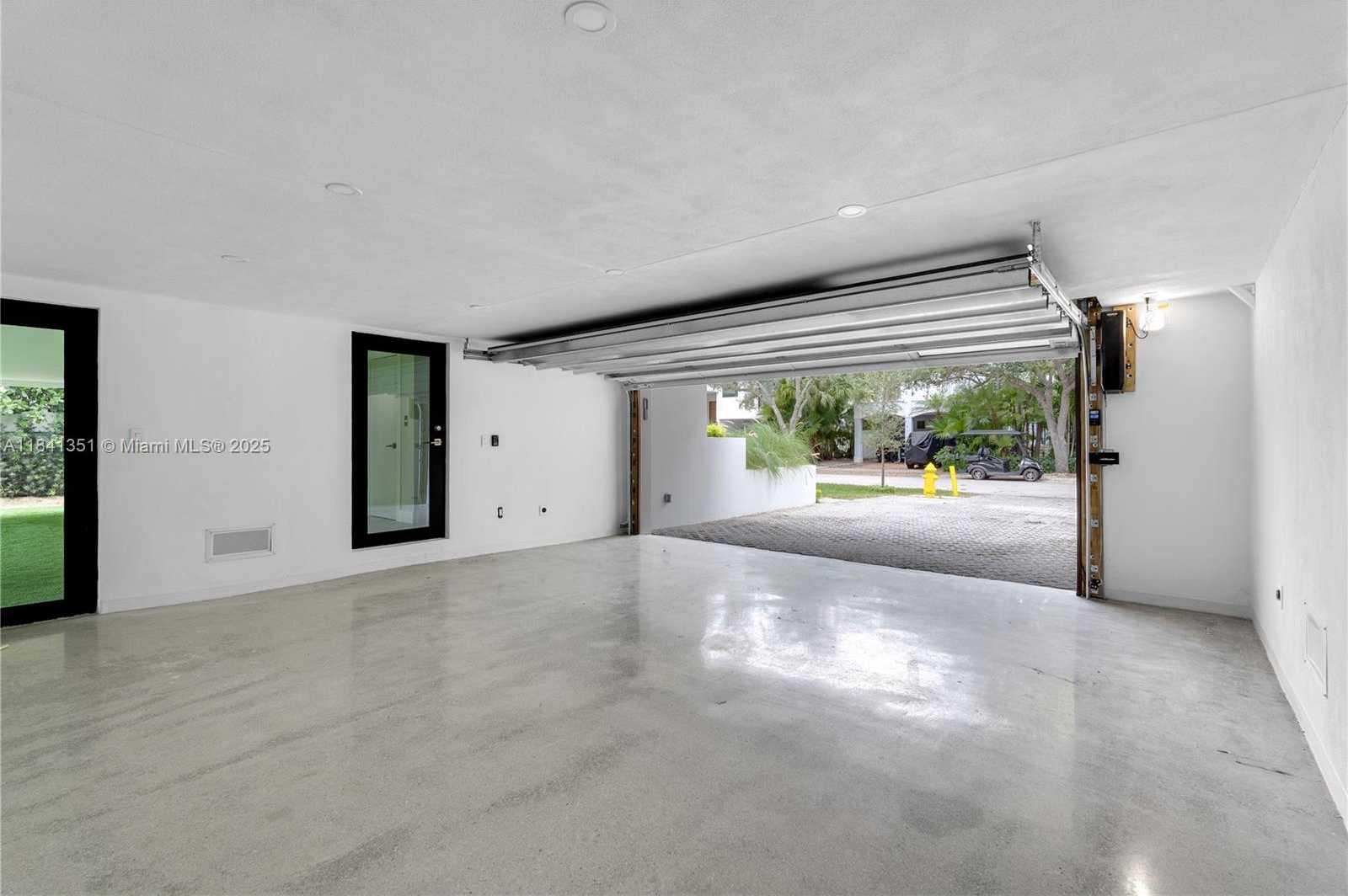 Small Image of 285 WOODCREST RD, Key Biscayne Number 42