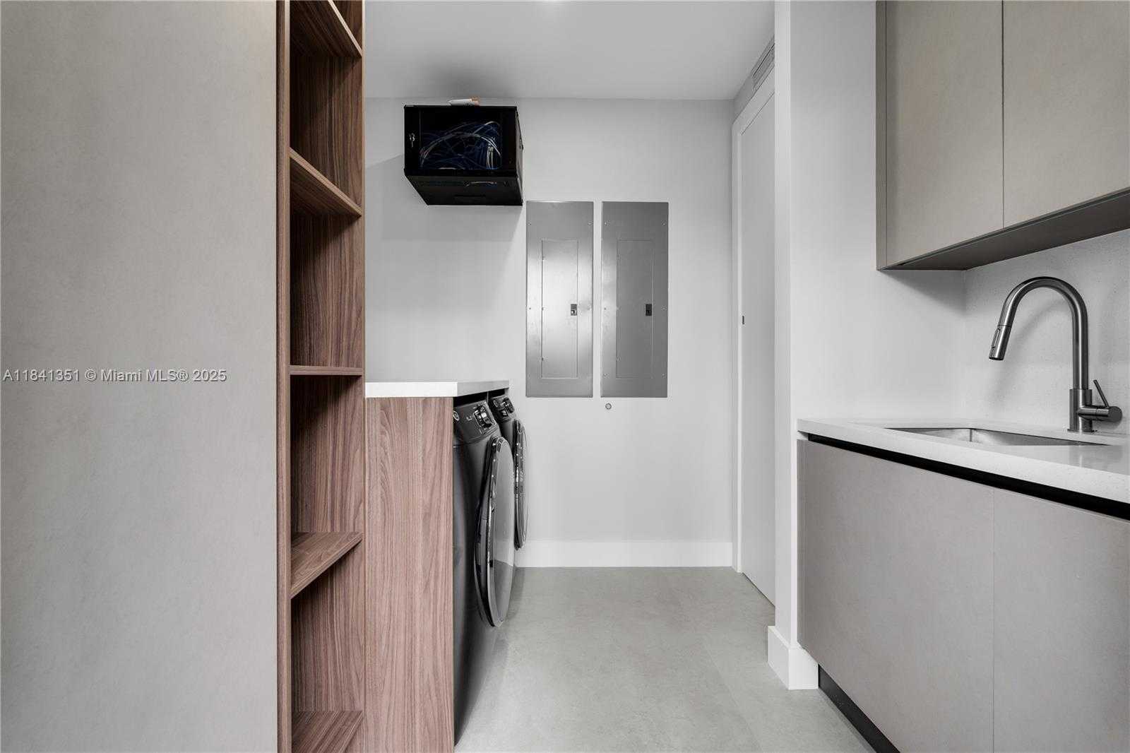 Small Image of 285 WOODCREST RD, Key Biscayne Number 43