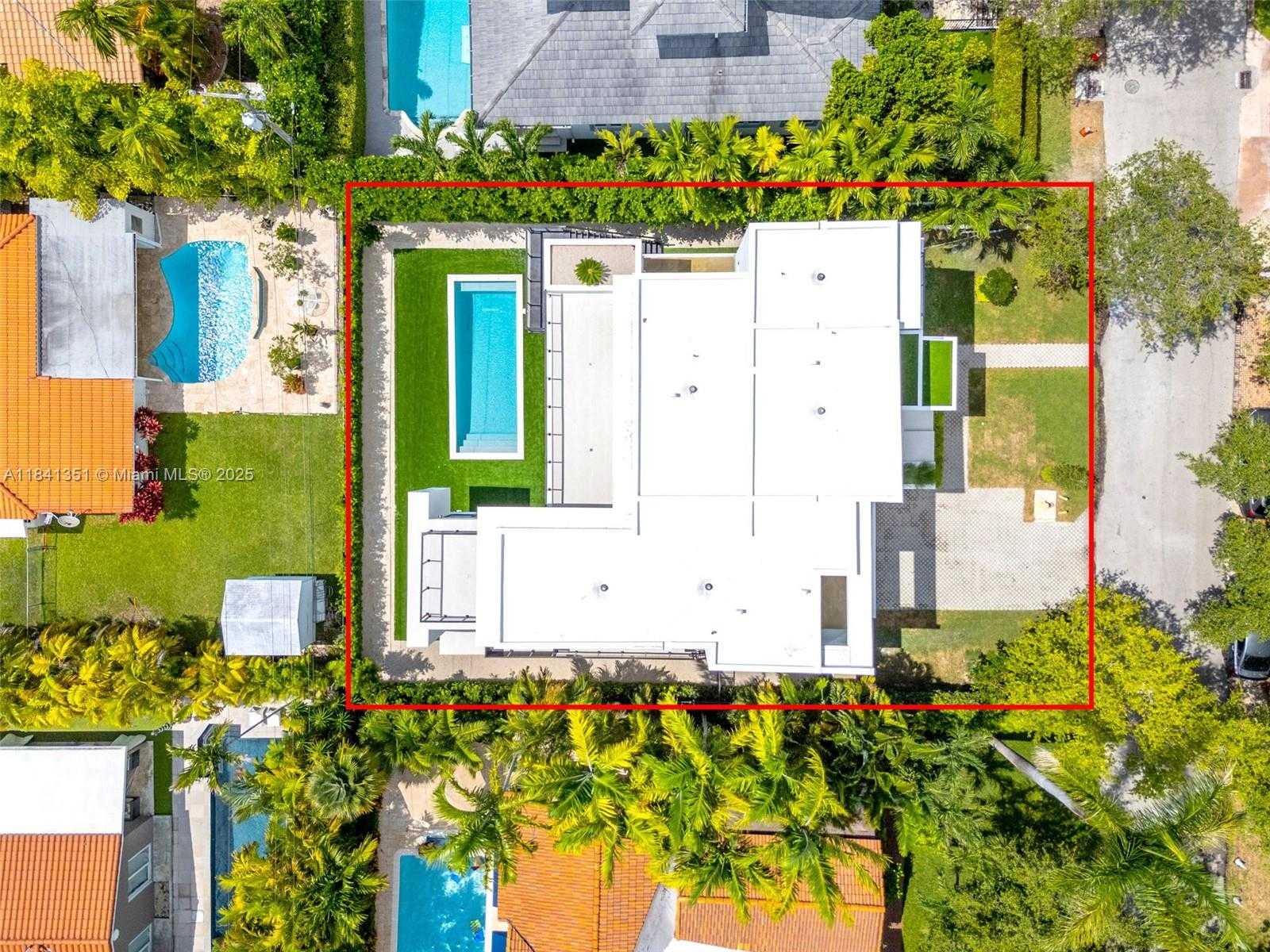 Small Image of 285 WOODCREST RD, Key Biscayne Number 49