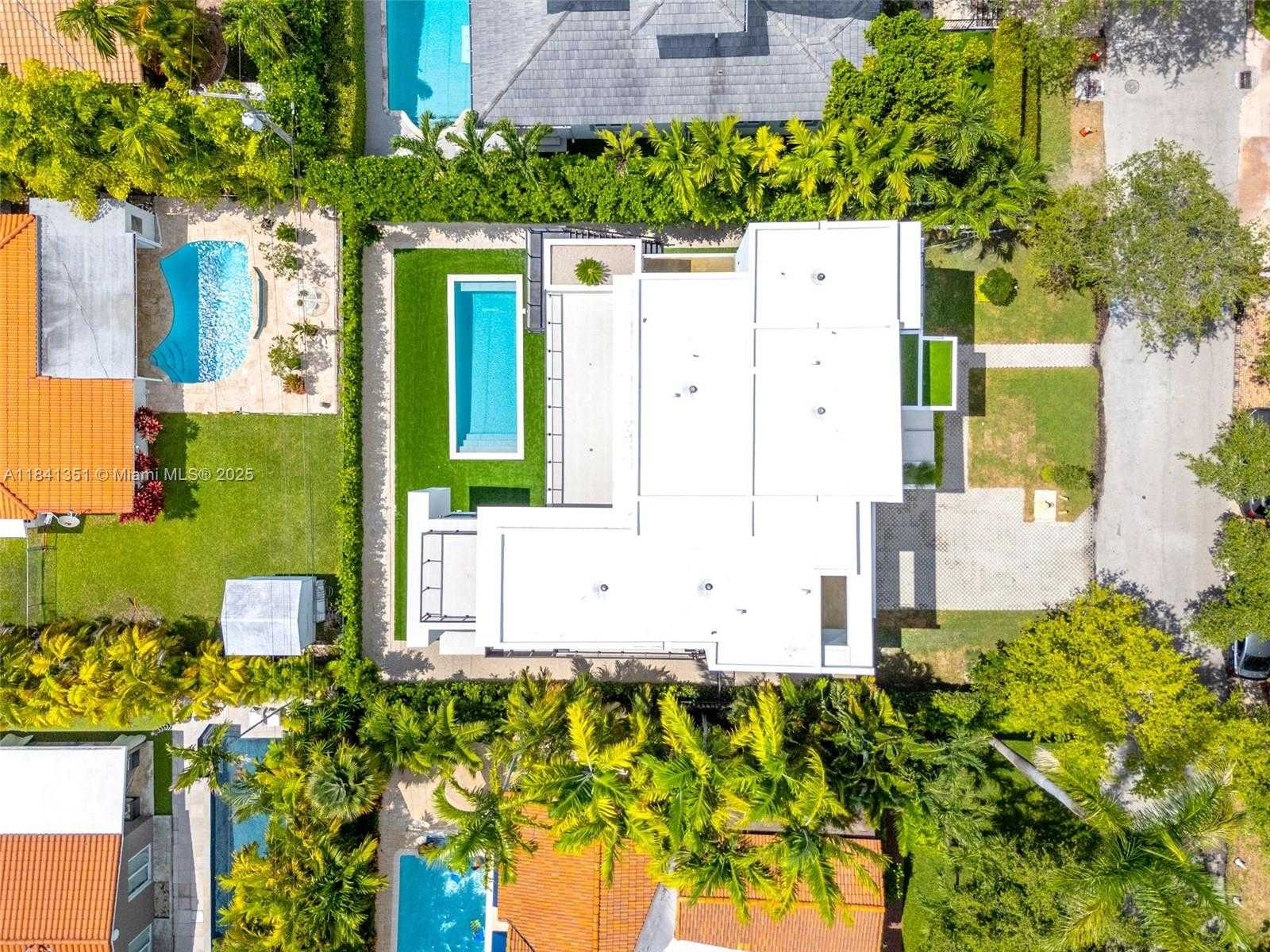 Small Image of 285 WOODCREST RD, Key Biscayne Number 50