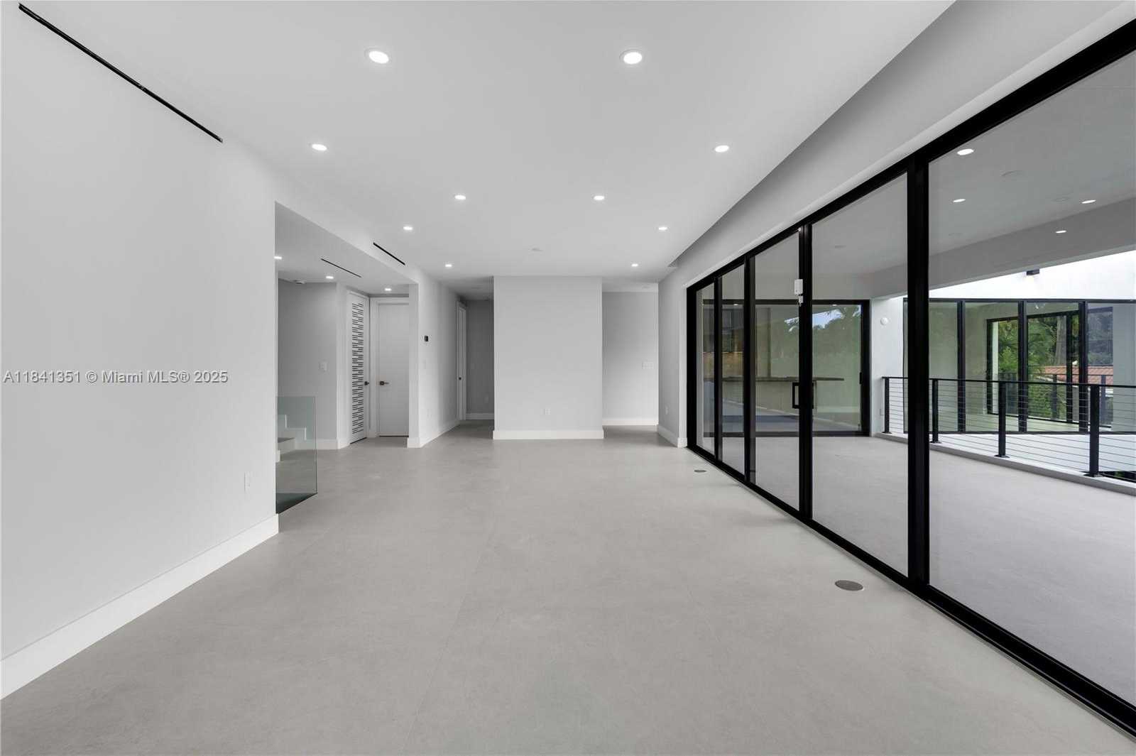 Small Image of 285 WOODCREST RD, Key Biscayne Number 9