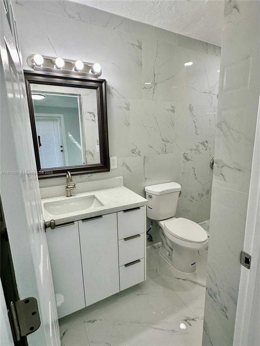 Small Image of 1130 SOUTH WEST 47TH AVE, Plantation Number 12