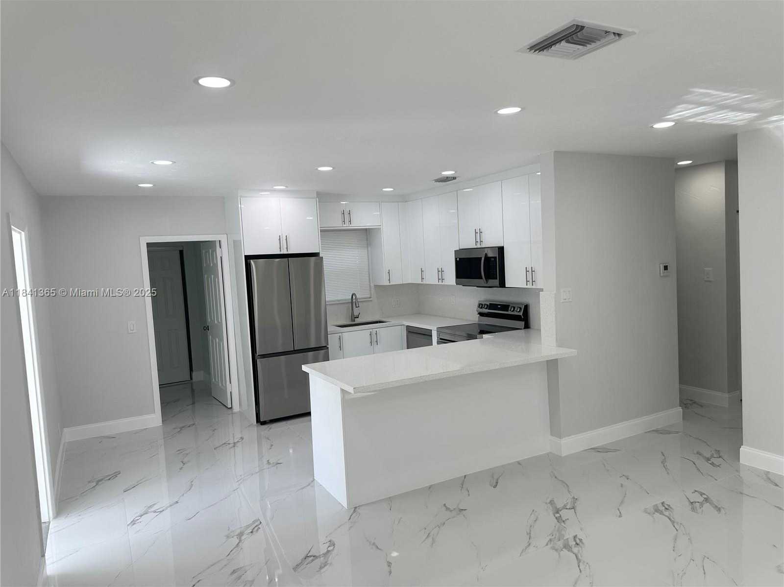 Small Image of 1130 SOUTH WEST 47TH AVE, Plantation Number 5