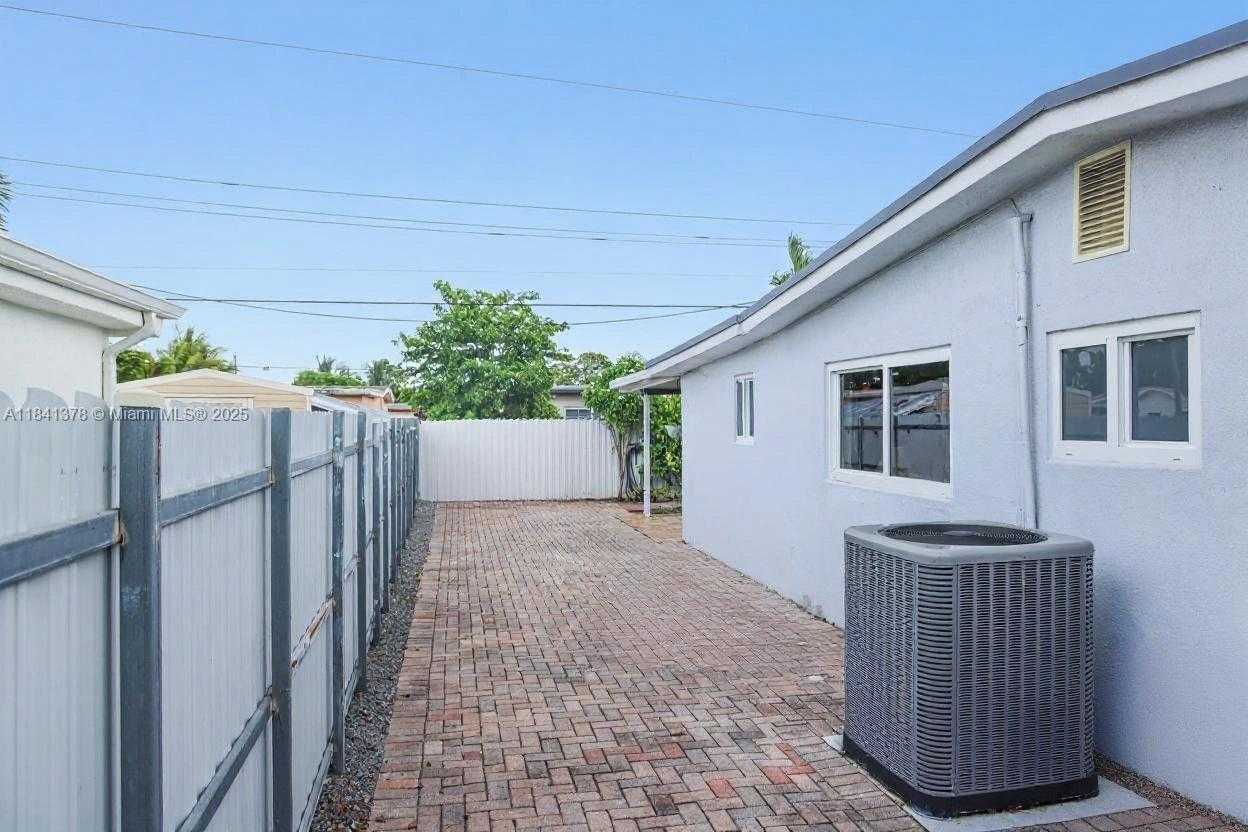Small Image of 5535 WEST 13TH AVE, Hialeah Number 10