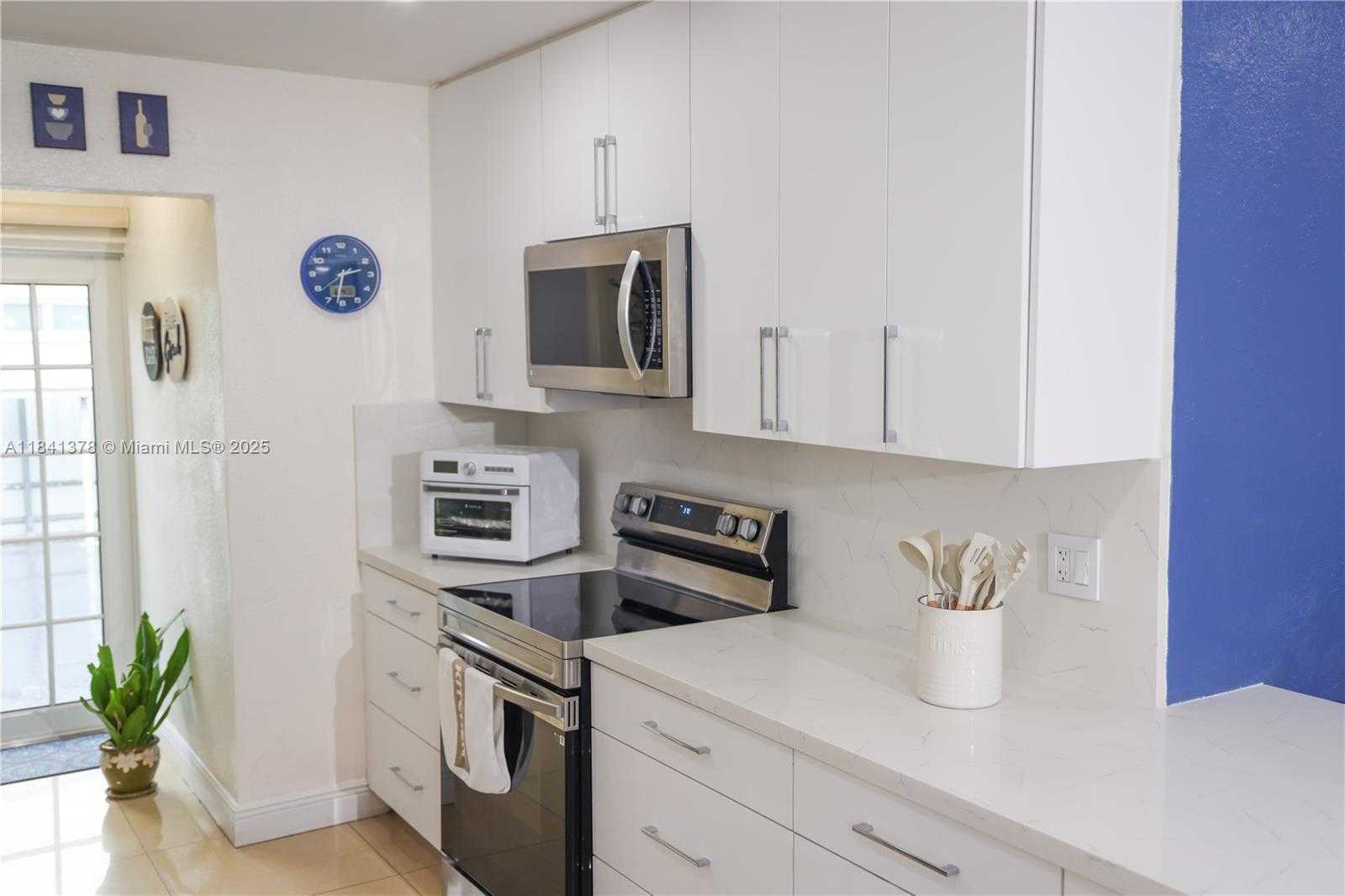 Small Image of 5535 WEST 13TH AVE, Hialeah Number 19