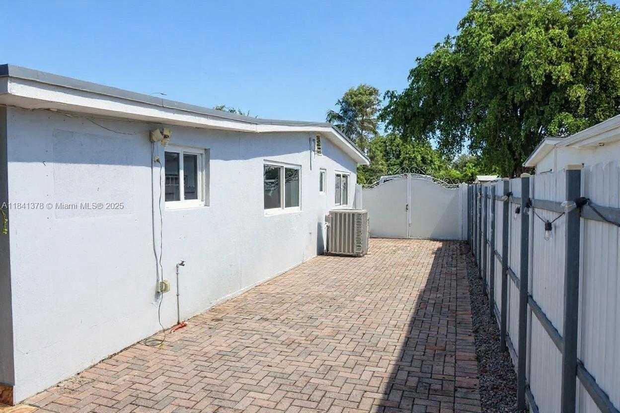 Small Image of 5535 WEST 13TH AVE, Hialeah Number 9