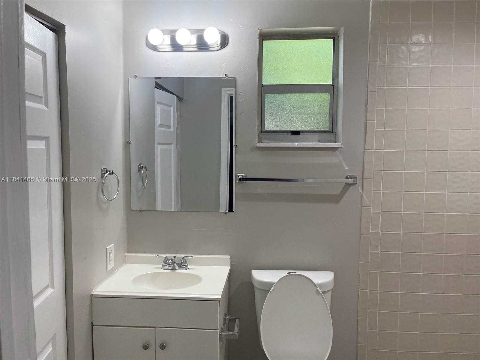 Small Image of 7420 NORTH FARRAGUT ST, Hollywood Number 19