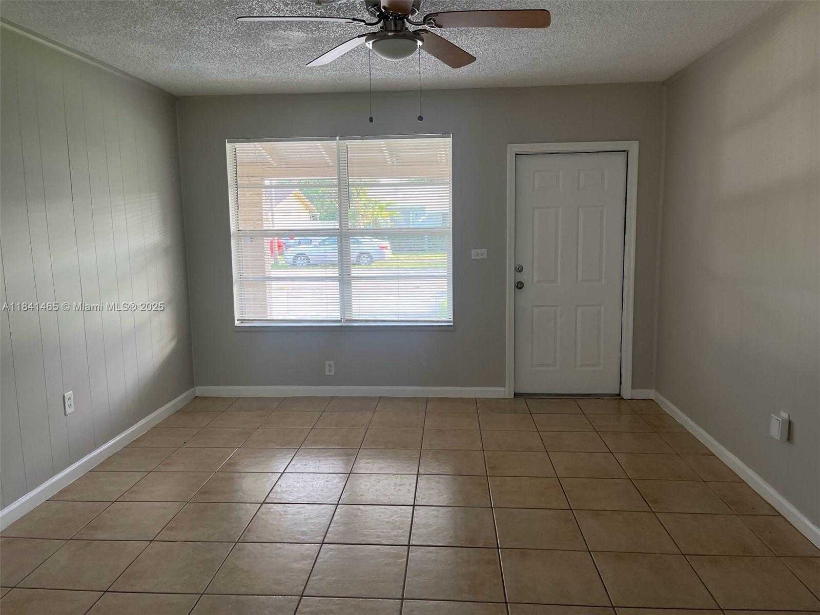 Small Image of 7420 NORTH FARRAGUT ST, Hollywood Number 2