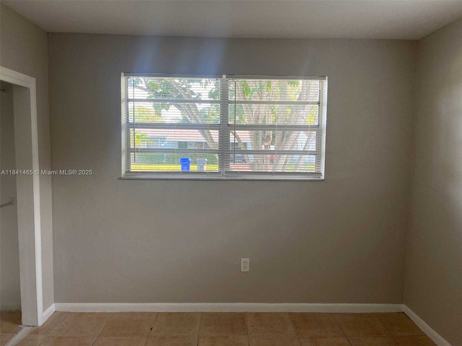 Small Image of 7420 NORTH FARRAGUT ST, Hollywood Number 24