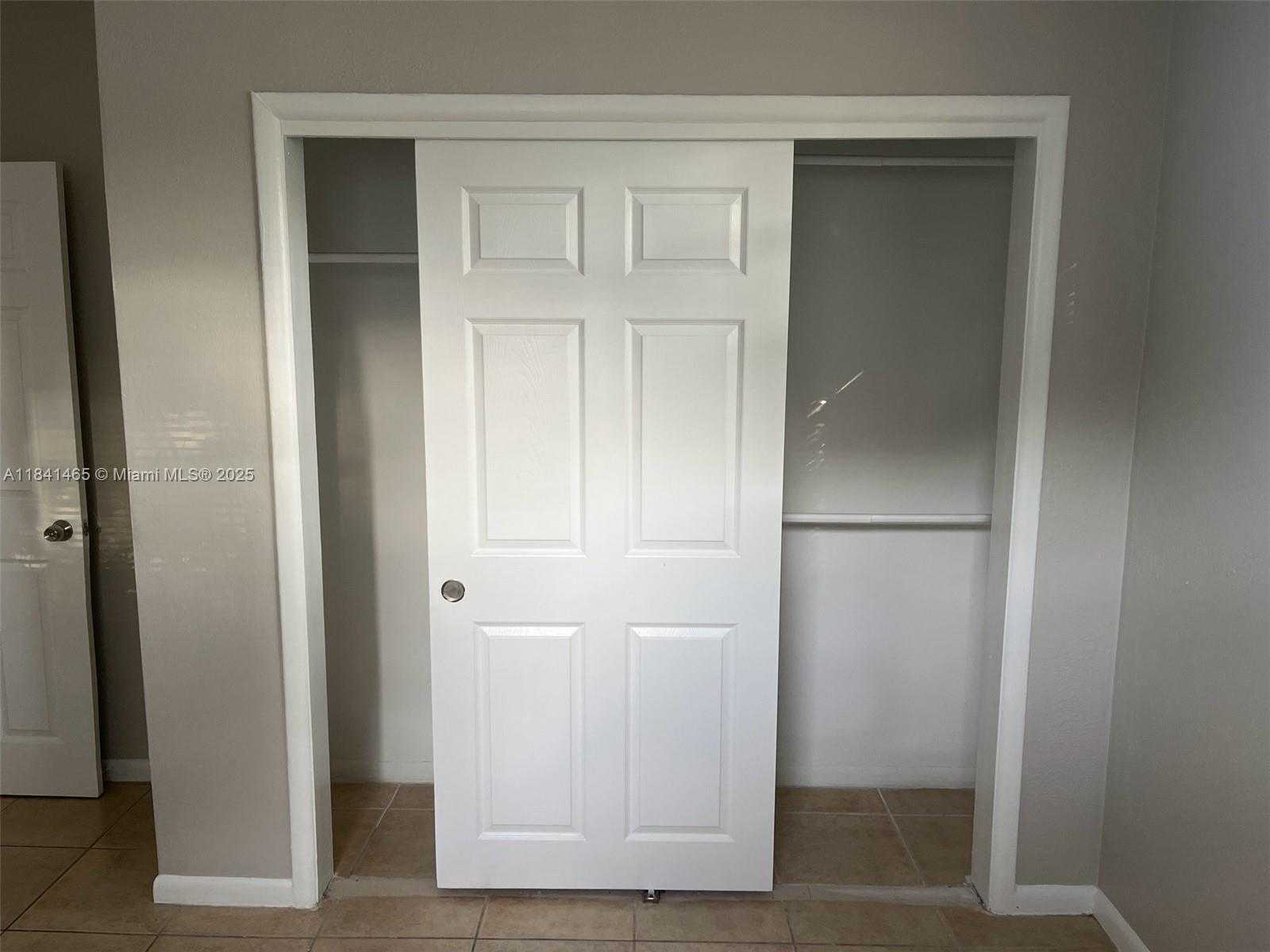 Small Image of 7420 NORTH FARRAGUT ST, Hollywood Number 26