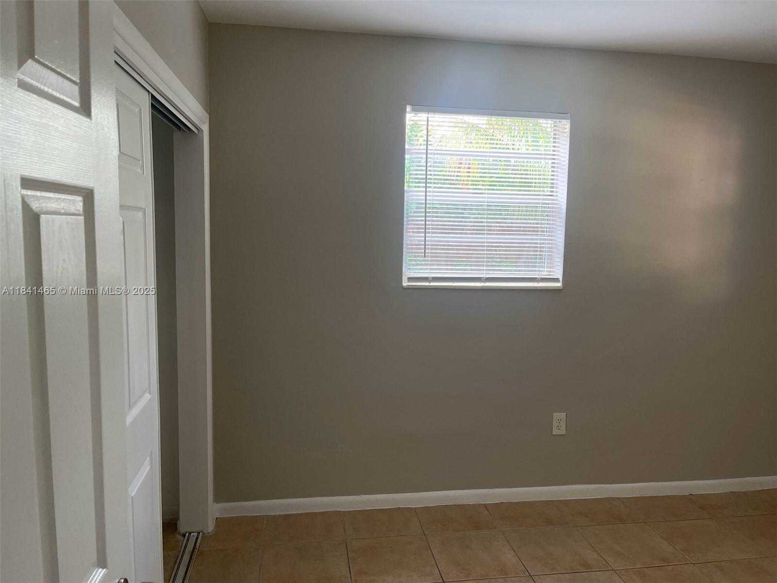 Small Image of 7420 NORTH FARRAGUT ST, Hollywood Number 28
