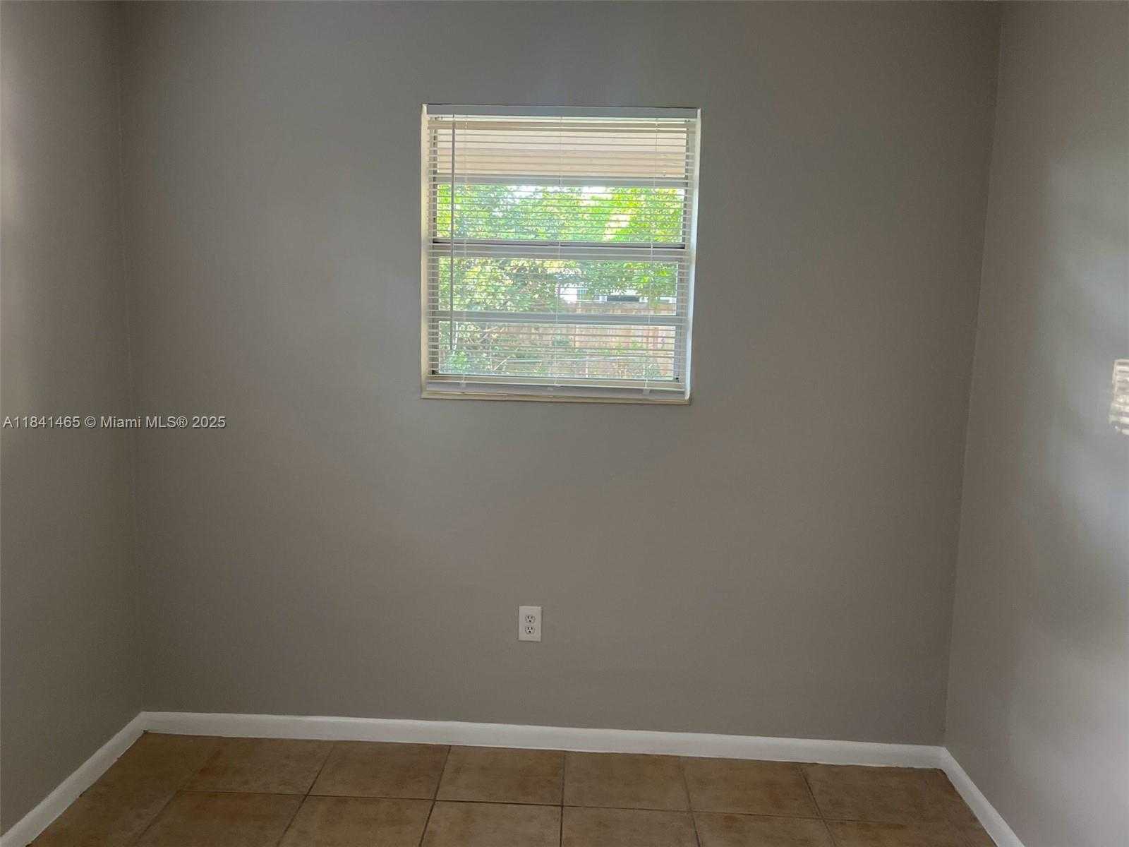 Small Image of 7420 NORTH FARRAGUT ST, Hollywood Number 29