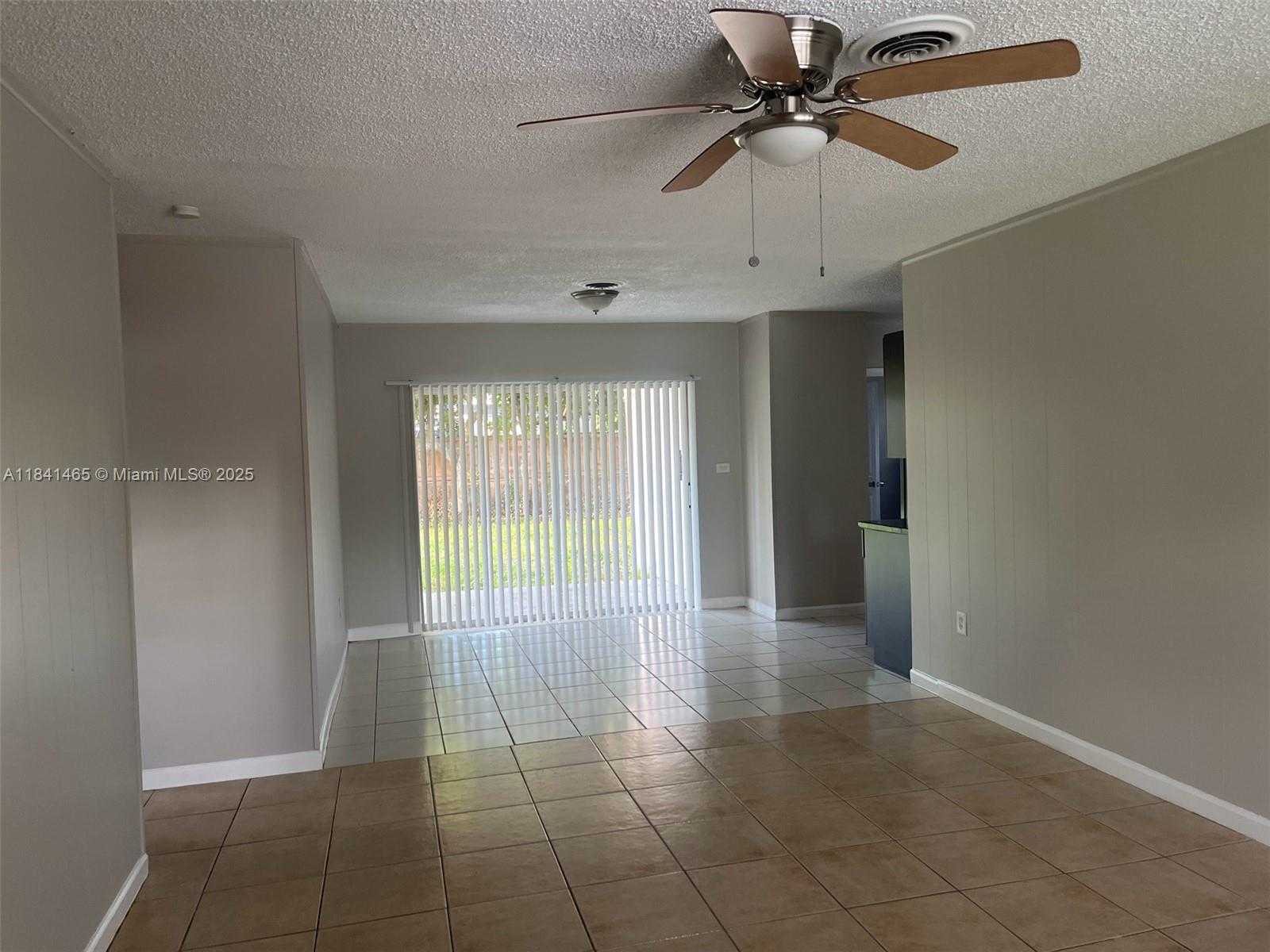 Small Image of 7420 NORTH FARRAGUT ST, Hollywood Number 3