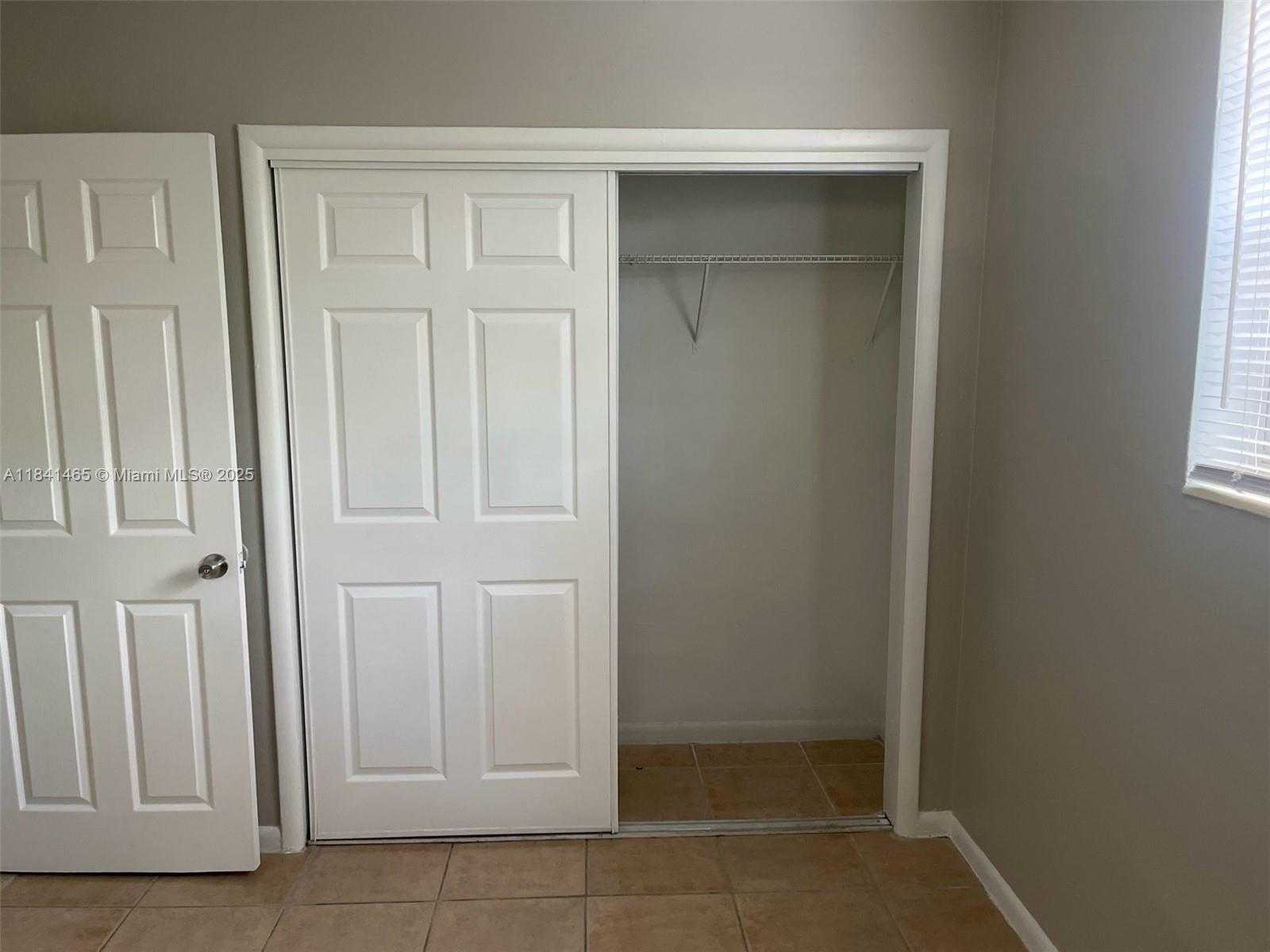 Small Image of 7420 NORTH FARRAGUT ST, Hollywood Number 30