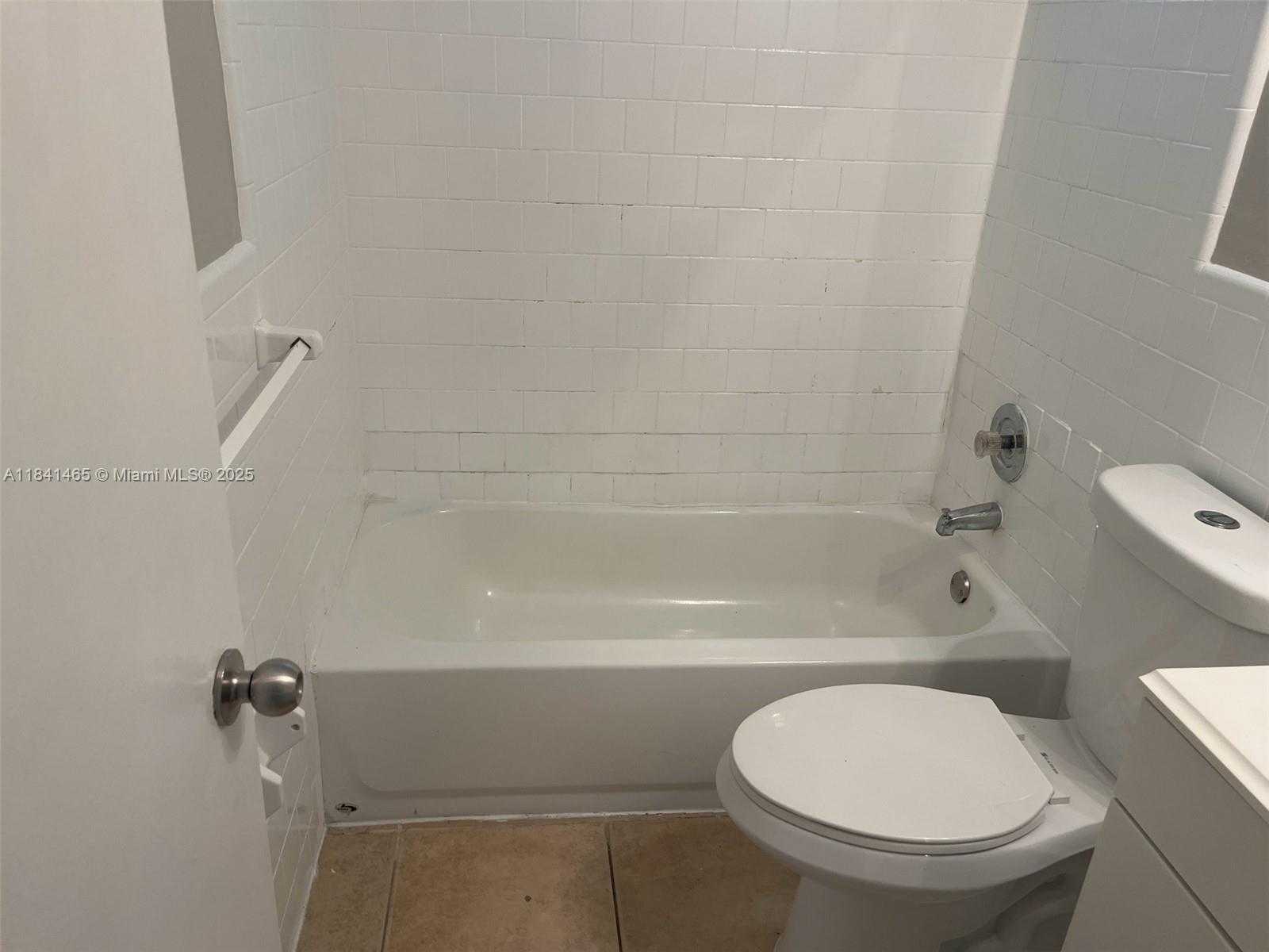 Small Image of 7420 NORTH FARRAGUT ST, Hollywood Number 31