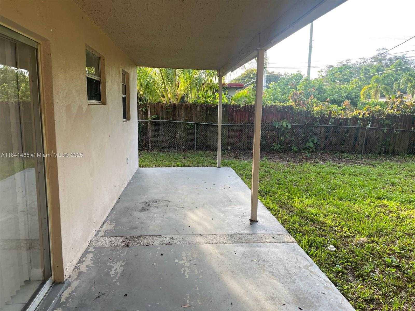 Small Image of 7420 NORTH FARRAGUT ST, Hollywood Number 35