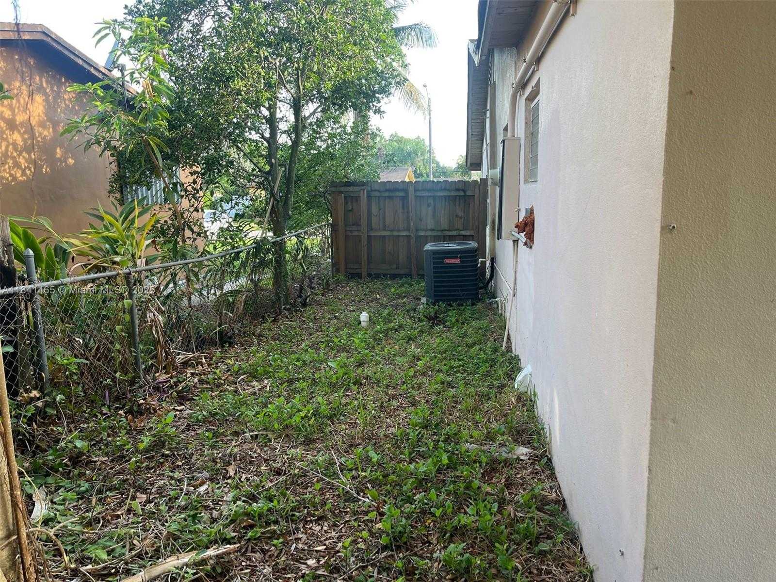 Small Image of 7420 NORTH FARRAGUT ST, Hollywood Number 37