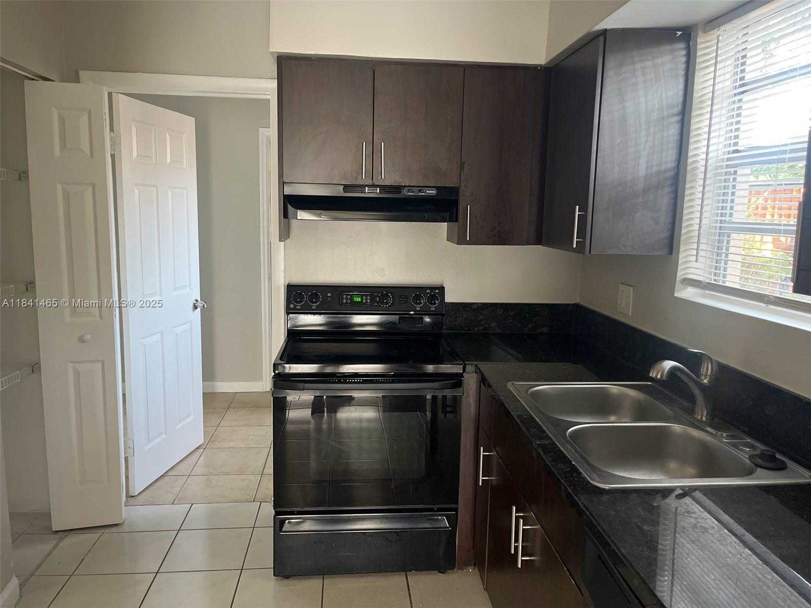 Small Image of 7420 NORTH FARRAGUT ST, Hollywood Number 9