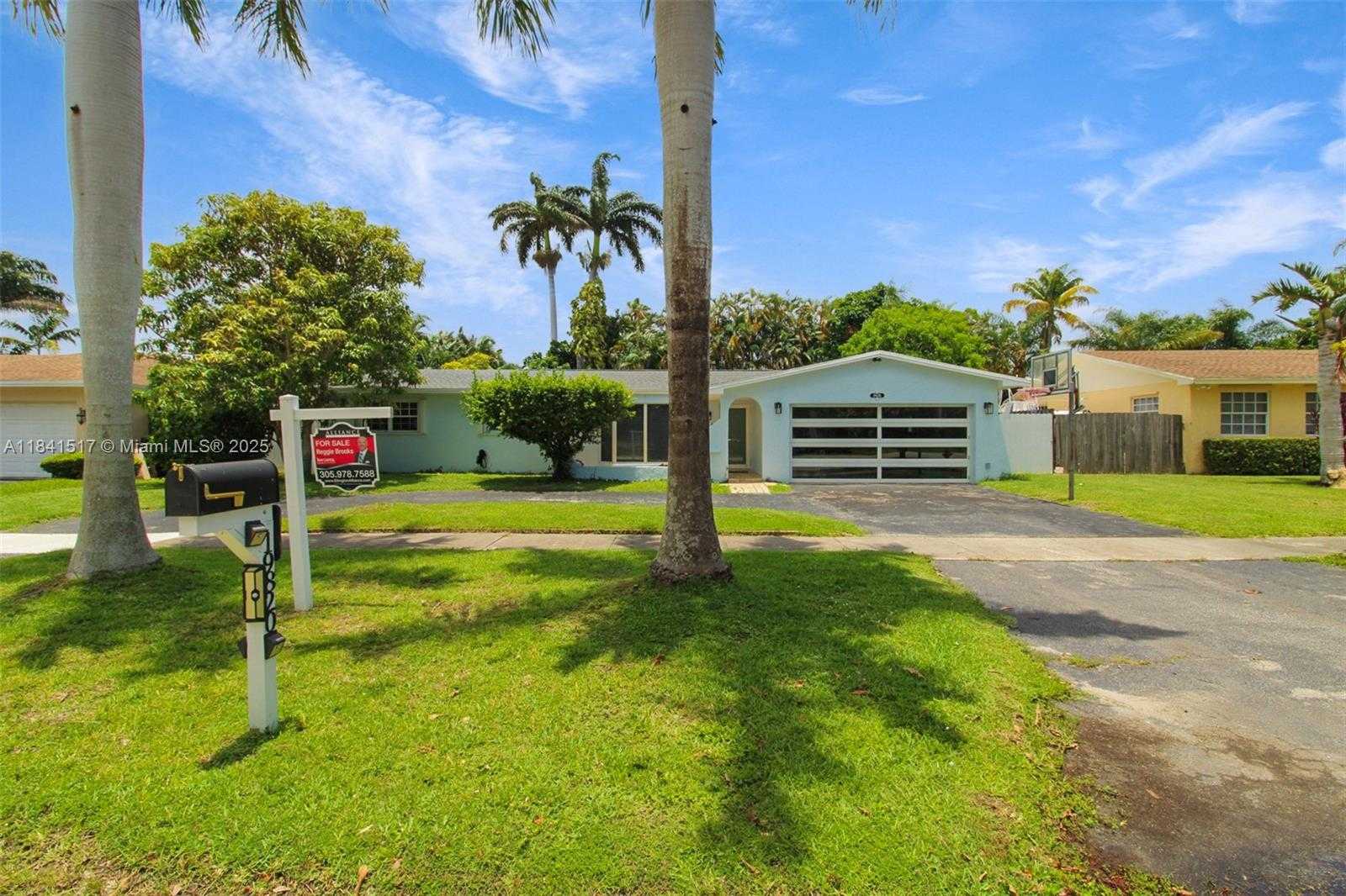 Small Image of 19820 SOUTH WEST 83RD AVE, Cutler Bay Number 4