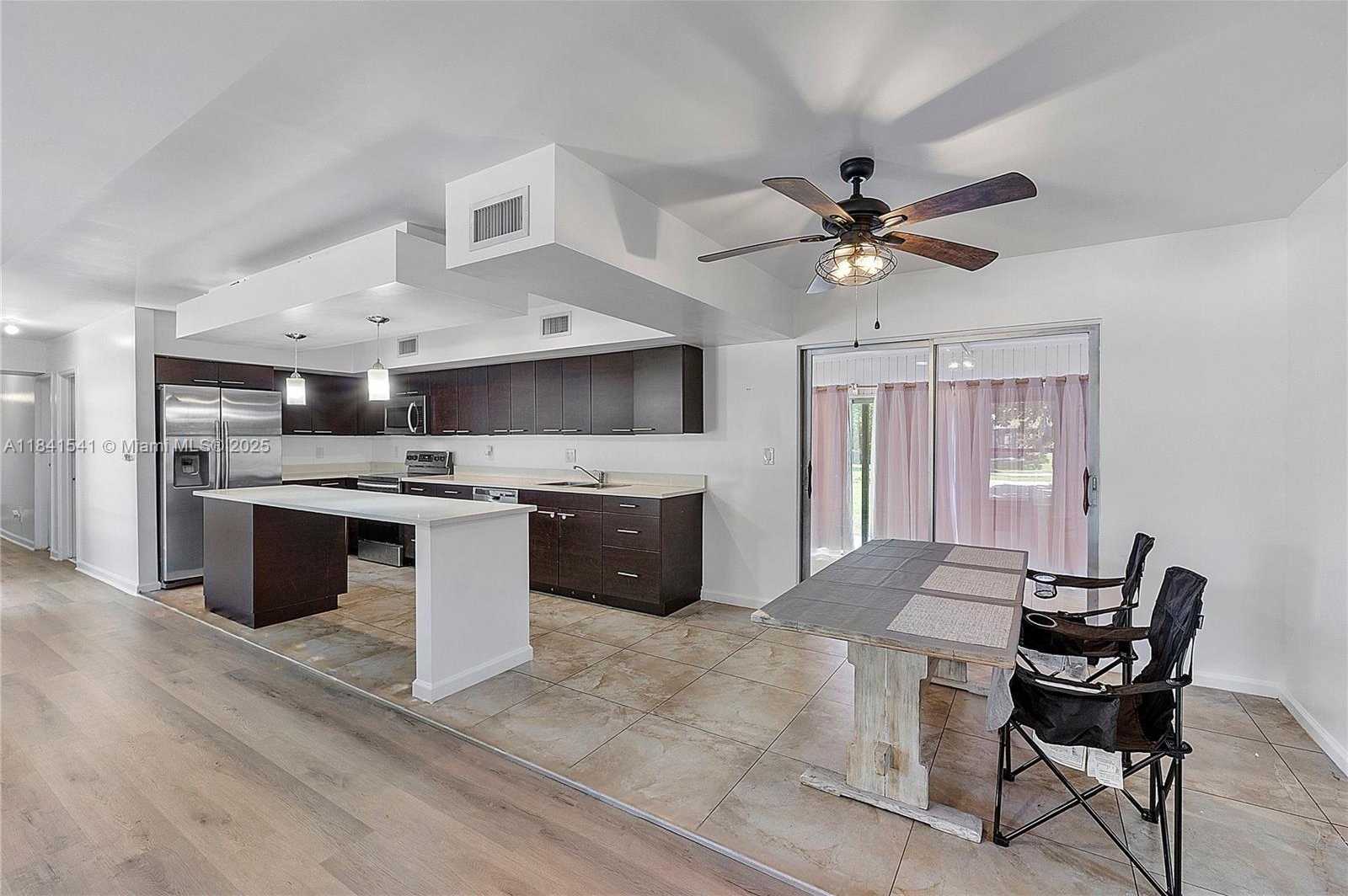 Small Image of 6703 BROOKWOOD BLVD, Tamarac Number 10