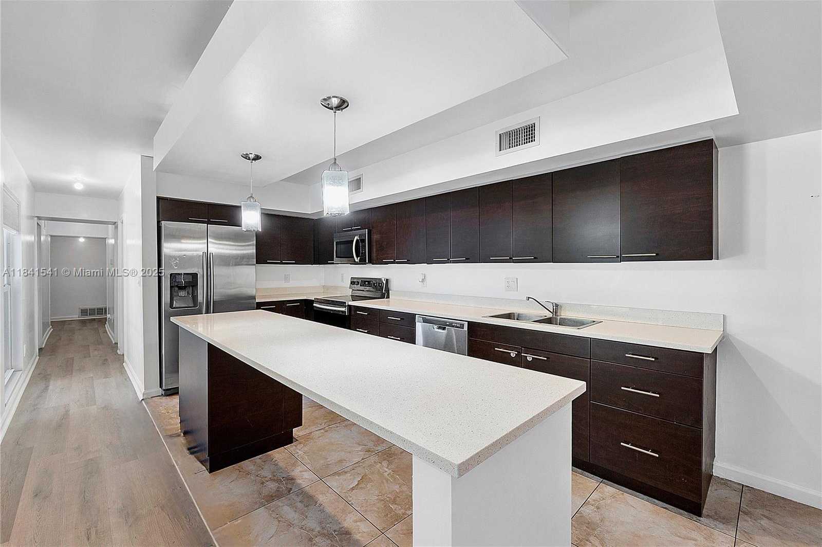 Small Image of 6703 BROOKWOOD BLVD, Tamarac Number 12